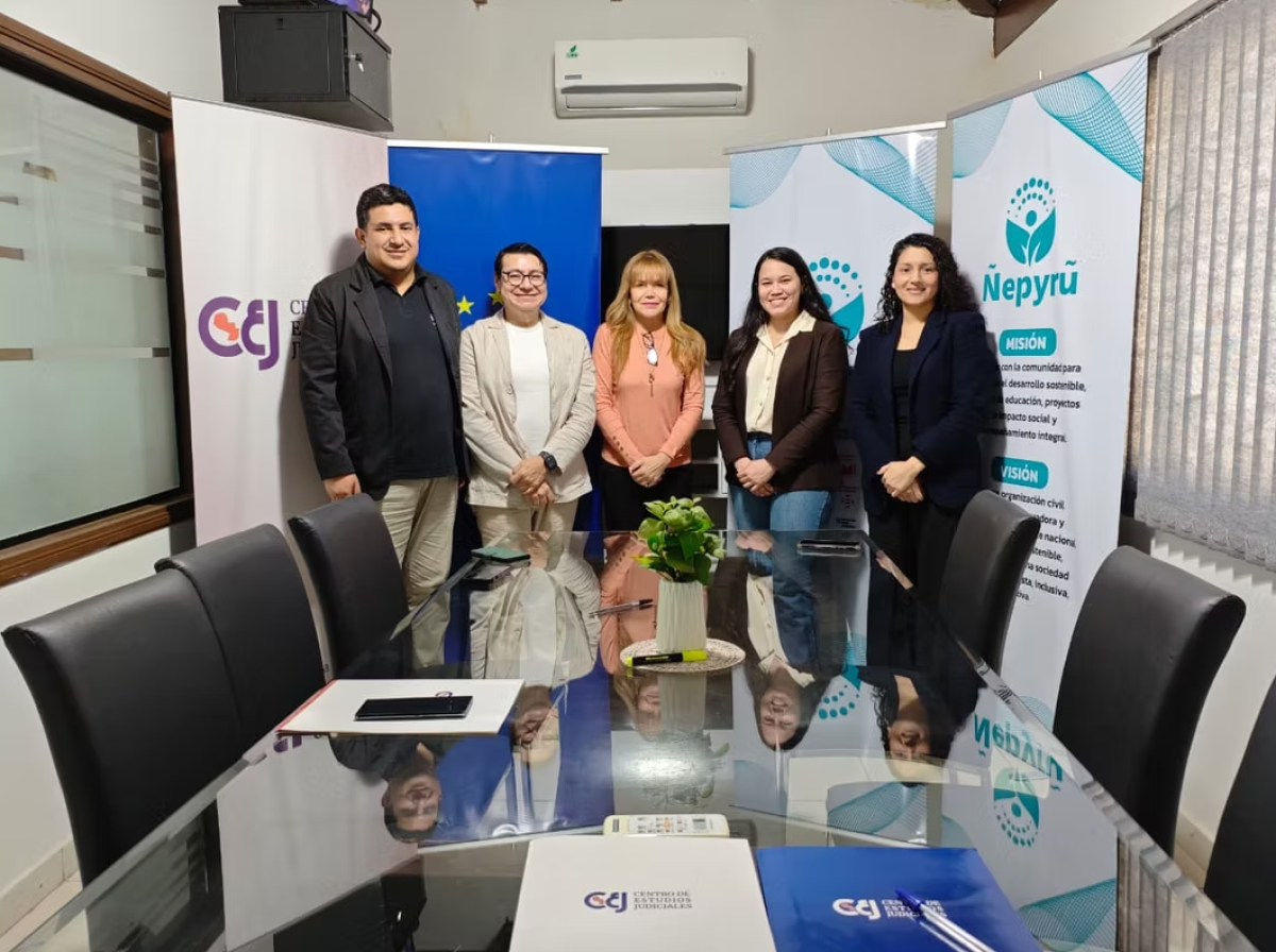 Firma de contrato para ejecución de proyecto conjunto entre la Asociación Grupo Ñepyru y el Centro de Estudios Judiciales (CEJ)